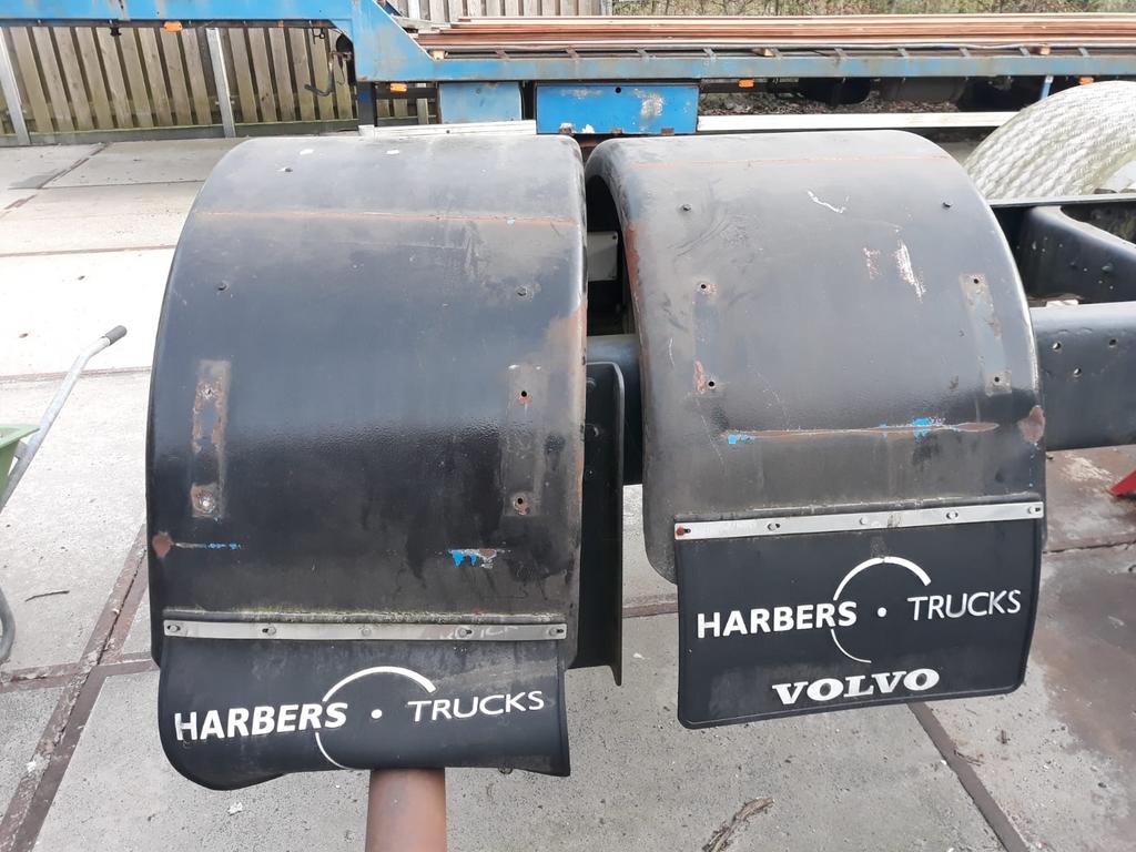 Spatborden vrachtwagen Volvo - Harbers Trucks, Auto-onderdelen, Vrachtwagen-onderdelen, Ophalen, Gebruikt, Volvo, Carrosserie en Plaatwerk