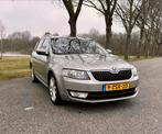Skoda Octavia 1.2 TSI 77KW Comdi DSG 2015 Beige, Auto's, Skoda, Zwart, 4 cilinders, Leder en Stof, Beige