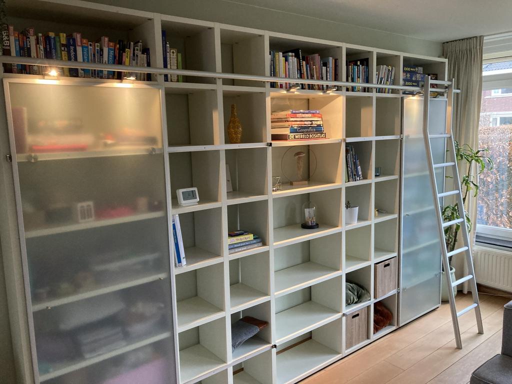 Hulsta boekenkast, Ophalen of Verzenden, Gebruikt