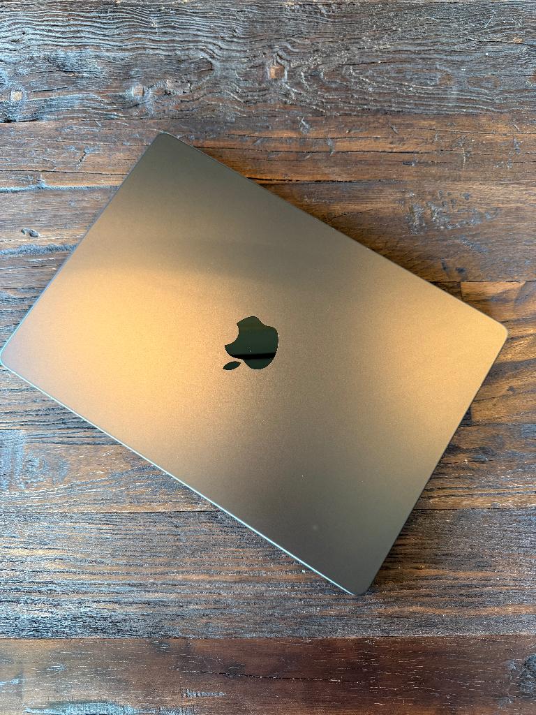 Macbook PRO M4, 1 jaar oud, evt incl SANDRO LAPTOP HOES, Qwerty, 13 inch, 512 GB, Zo goed als nieuw