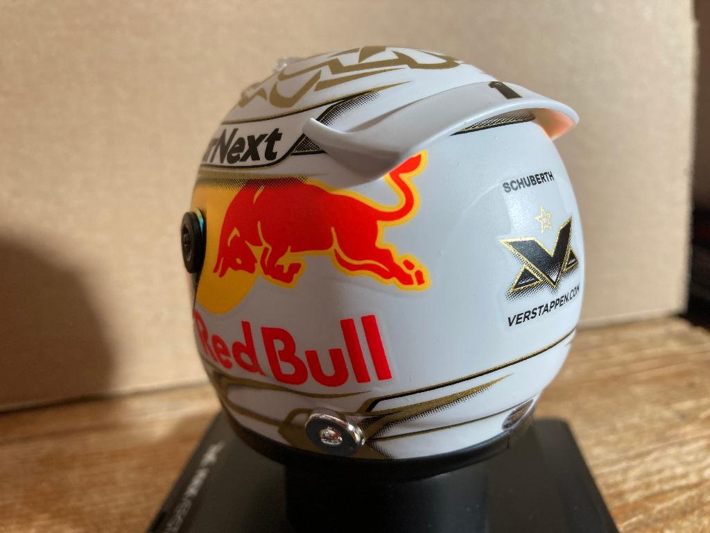 ✅ Max Verstappen 1:4 helm 2022 Seizoenshelm Red Bull RB18, Ophalen of Verzenden, Nieuw, Formule 1