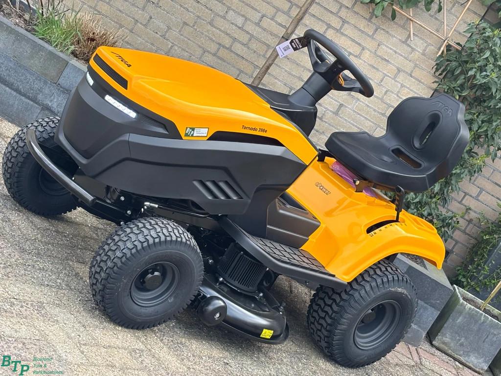 Stiga elektrische accu zitmaaier 398e mulch en zij-uitworp