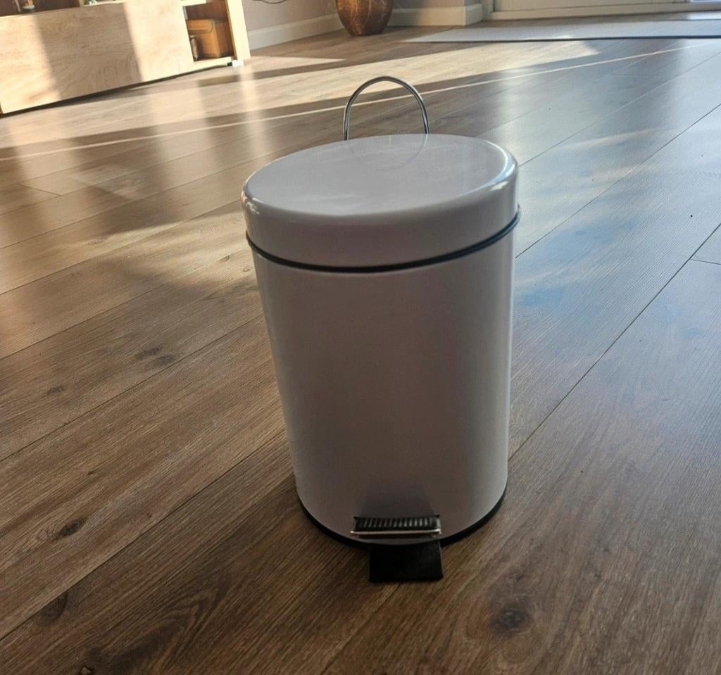 Witte 10L badkamer prullenbak met pedaal, zeer goede staat, Ophalen of Verzenden