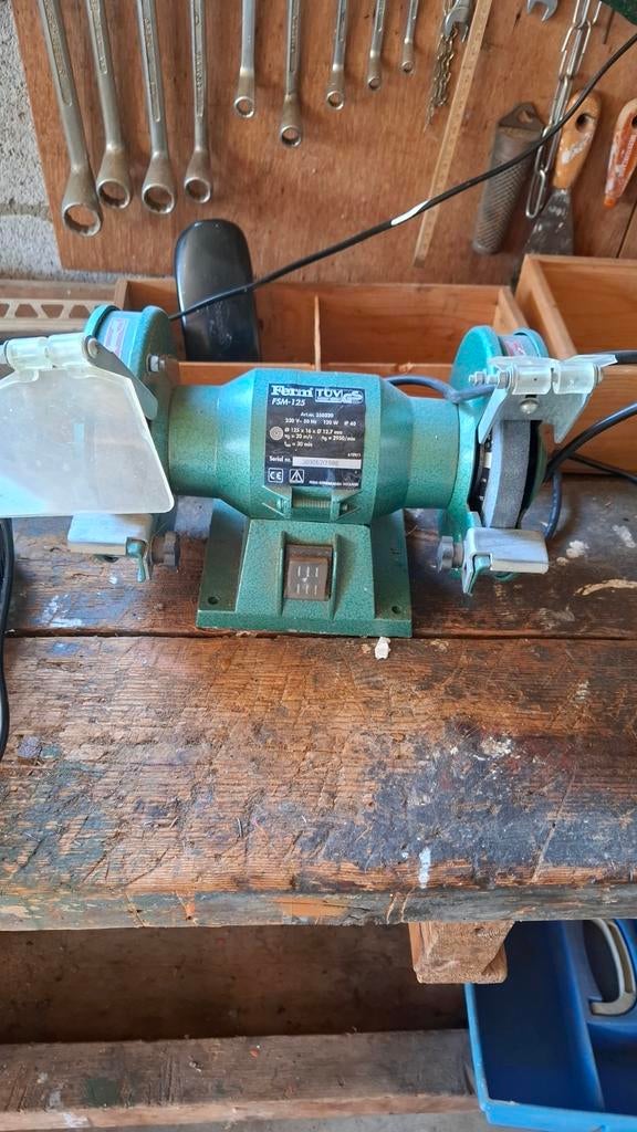 Ferm FSM-125 Werkbankslijpmachine - Compact en Krachtig, Doe-het-zelf en Verbouw, Gereedschap | Slijpmachines, Ophalen of Verzenden
