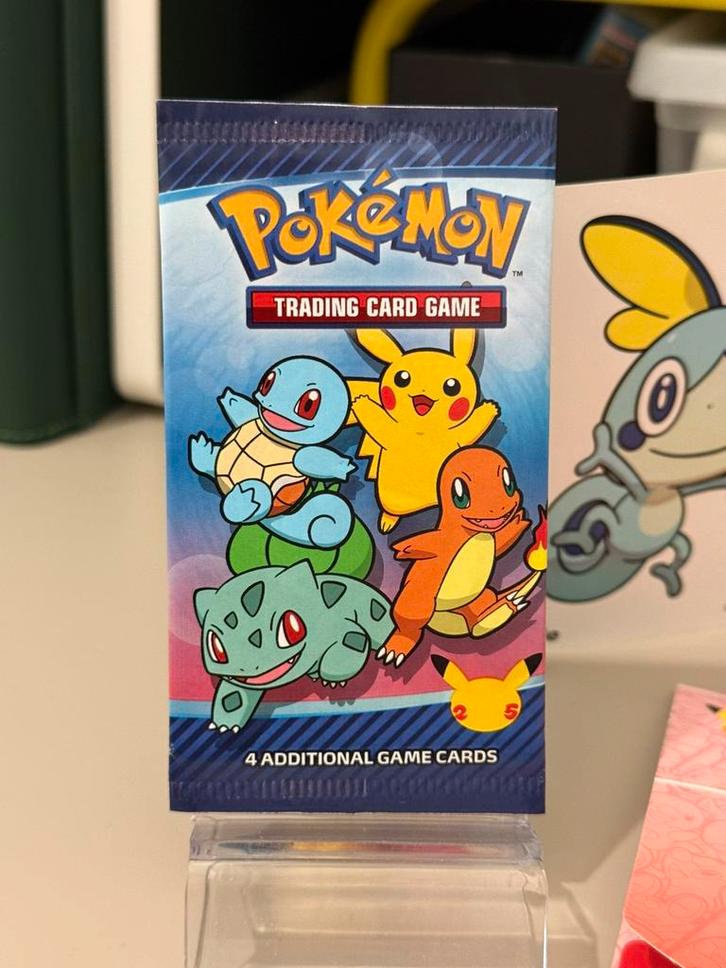 Pokemon McDonald's 25th Celebrations Booster Pack, Hobby en Vrije tijd, Verzamelkaartspellen | Pokémon, Zo goed als nieuw, Booster