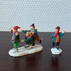 Lemax Santa's Wonderland Skating Elves Set of 2 12524, Diversen, Kerst, Ophalen of Verzenden