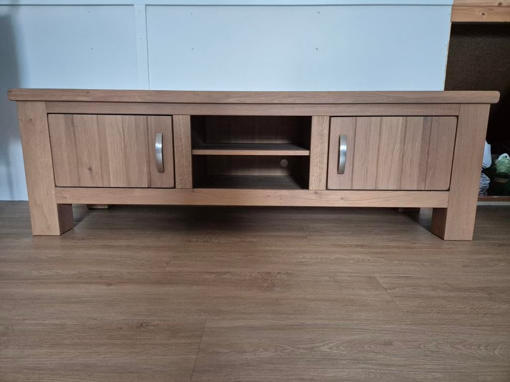 Tv meubel massiek eiken van Goossens 164 x 52 x 51 cm, Huis en Inrichting, Kasten | Televisiemeubels, Ophalen, 150 tot 200 cm