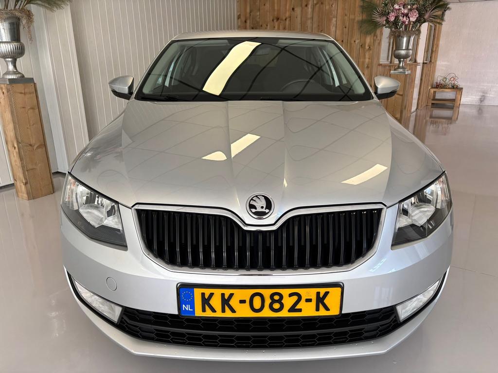 Skoda Octavia 1.0 TSI, BUSINESS AUTOMAAT, TREKHAAK, NAVI, CR, Stof, Gebruikt, Zwart, 49 €/maand