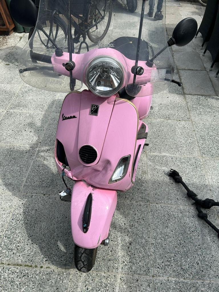 Vespa 50lx met schade. Loopt goed., Fietsen en Brommers, Scooters | Vespa, Ophalen, Gebruikt, Maximaal 45 km/u, Benzine