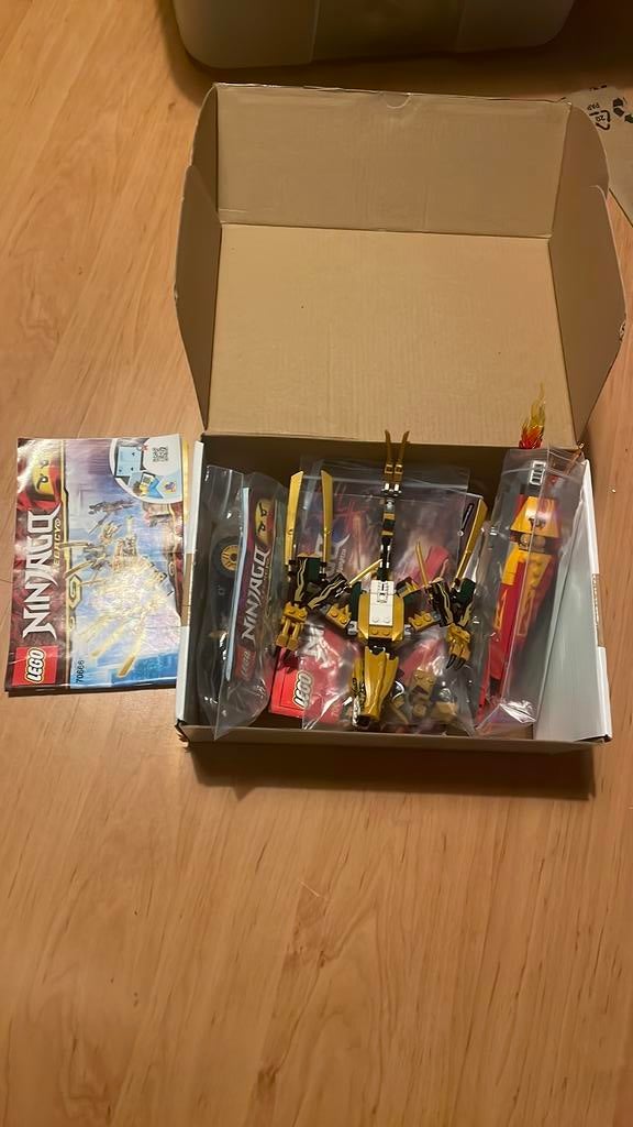 Doosje met lego Ninjago, Kinderen en Baby's, Speelgoed | Duplo en Lego, Ophalen of Verzenden, Zo goed als nieuw