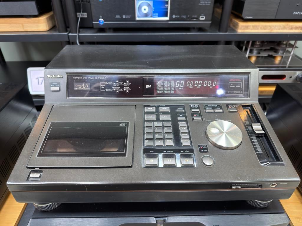 Professionele Technics SL-P1200 cd-speler, Op aanvraag, Ophalen of Verzenden, Technics, Volgt