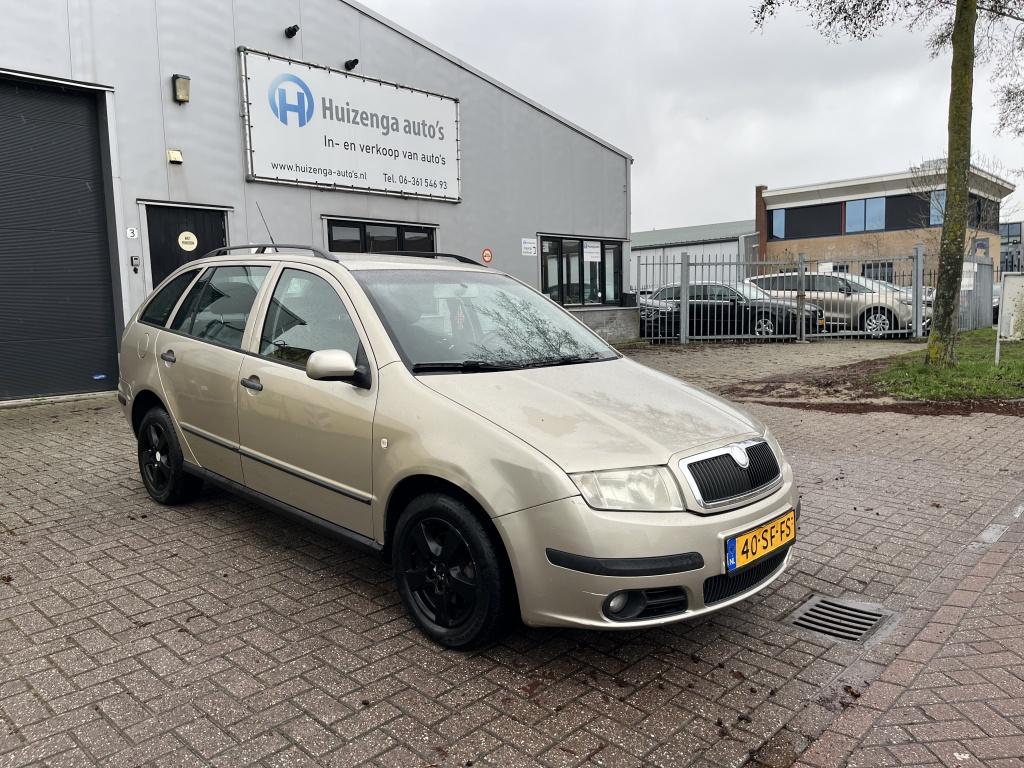 Skoda Fabia Combi 1.4-16V Elegance| AIRCO| AUTOMAAT| MET APK, Gebruikt, Zwart, 4 cilinders, Origineel Nederlands