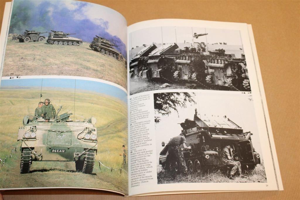 Britse Legervoertuigen 1945-Heden — Fotoboek [EN], Ophalen of Verzenden, Tweede Wereldoorlog, Gelezen, Overige onderwerpen