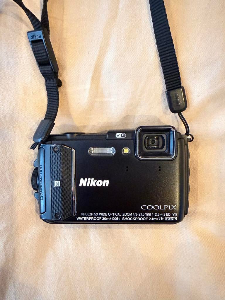 Nikon Coolpix AW130 - Waterdichte Outdoor Camera, Ophalen of Verzenden, Gebruikt, 10 t/m 40 meter, Camera