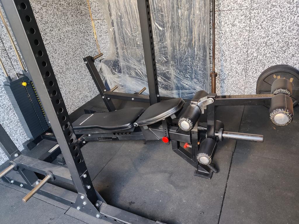 Barbarian Line Verstelbare Bench met Leg Curl/Extension, Sport en Fitness, Ophalen, Gebruikt, Barbarian, Barbarian