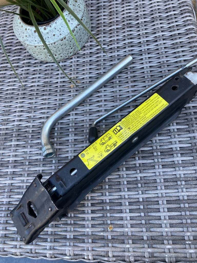 Auto krik Vw Transporter 100 euro, Ophalen of Verzenden, Manueel, Schaarkrik