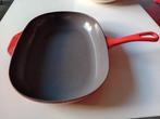 Knal rode gietijzeren geëmailleerde pan met steel., Ophalen of Verzenden, Gietijzer, Koekenpan of Braadpan