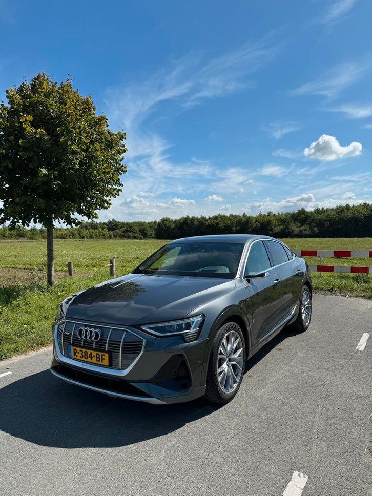 Audi e-tron 50 Quattro 313pk 2020 Grijs, Auto's, Audi, Particulier, e-tron, Elektrisch, SUV of Terreinwagen, Automaat, Geïmporteerd