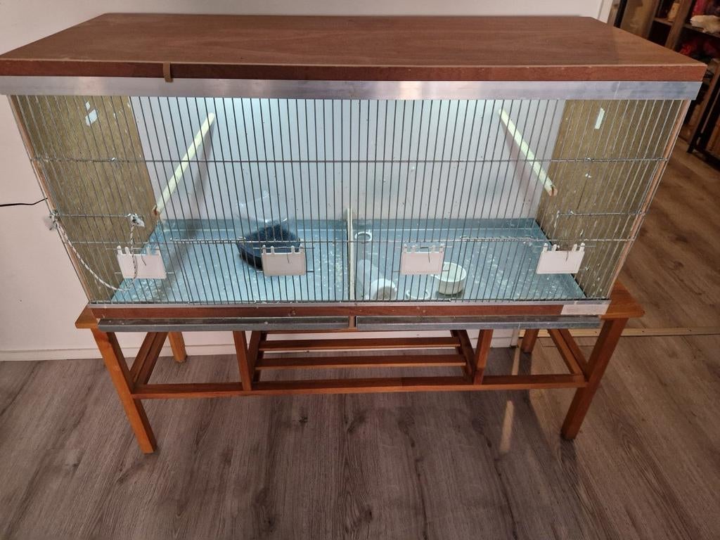 Kooi met verlichting, Dieren en Toebehoren, Vogels | Hokken en Kooien, Ophalen, Zo goed als nieuw, Hout, Vogelkooi