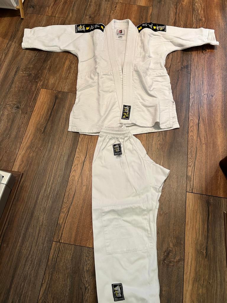 Judo pak maat 140, Sport en Fitness, Gebruikt, Maat XS of kleiner, Judo, Vechtsportpak