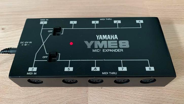 Yamaha YME8 Midi expander thru box - 3, Muziek en Instrumenten, Midi-apparatuur, Gebruikt, Ophalen of Verzenden