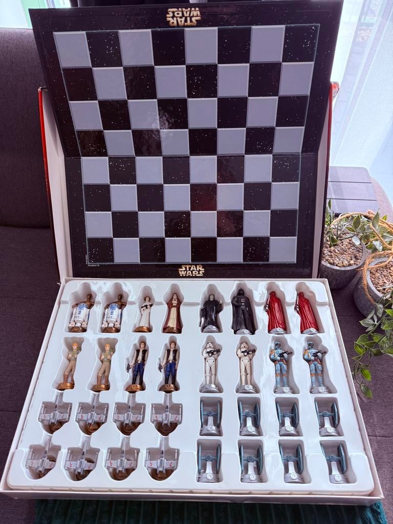 Vintage Star Wars Chess game 1999 complete set, Een of twee spelers, Ophalen of Verzenden, Zo goed als nieuw