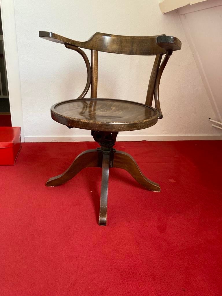 Antieke Thonet kapiteinsstoel - Draaibaar en verstelbaar, Ophalen