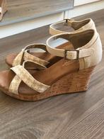 TOMS sandals, Ophalen of Verzenden, Nieuw, Beige, Espadrilles of Moccasins