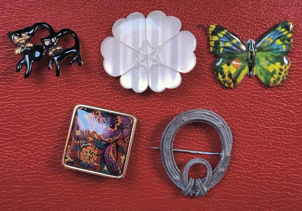 5 vintage broches Sluiting werkt prima  In zeer goede staat, Ophalen of Verzenden, Zo goed als nieuw, Overige kleuren, Overige materialen
