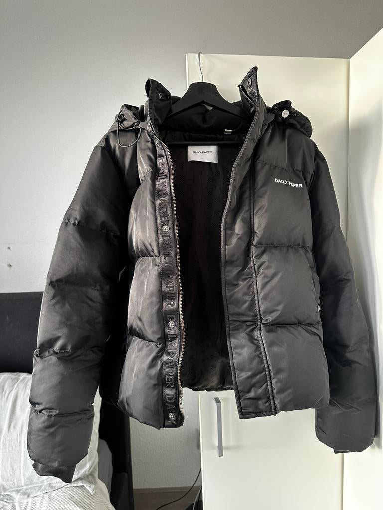 Daily Paper Puffer Jacket – Maat XS – Zwart, Ophalen of Verzenden, Zo goed als nieuw, Maat 46 (S) of kleiner, Zwart