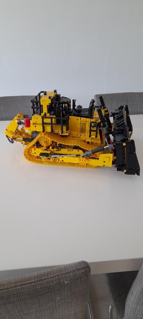 Technic lego Cat D11, Ophalen, Zo goed als nieuw