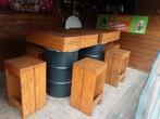 Twee bartafels met 6 krukken, Ophalen