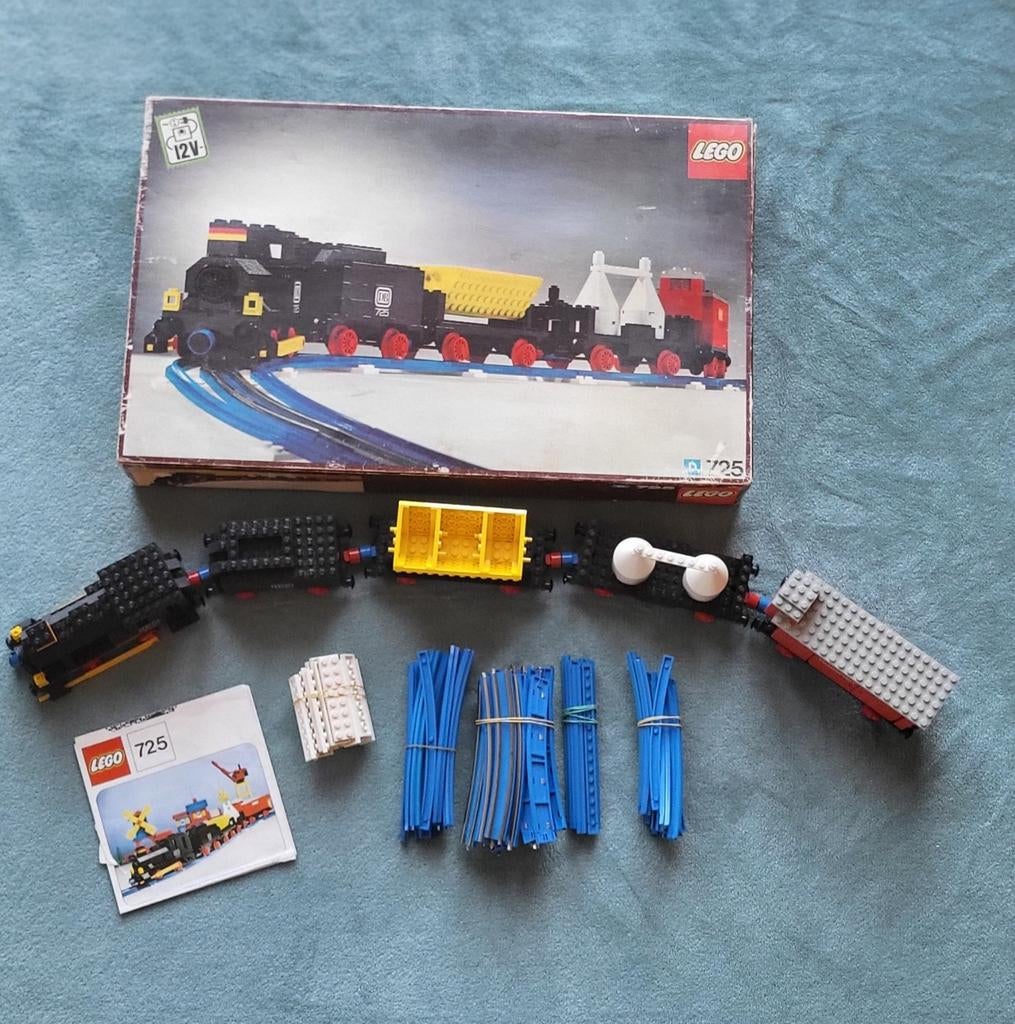 Lego trein 12 Volt locomotief, wagons, rails, doos (set 725), Compleet, Lego, Ophalen of Verzenden, Zo goed als nieuw