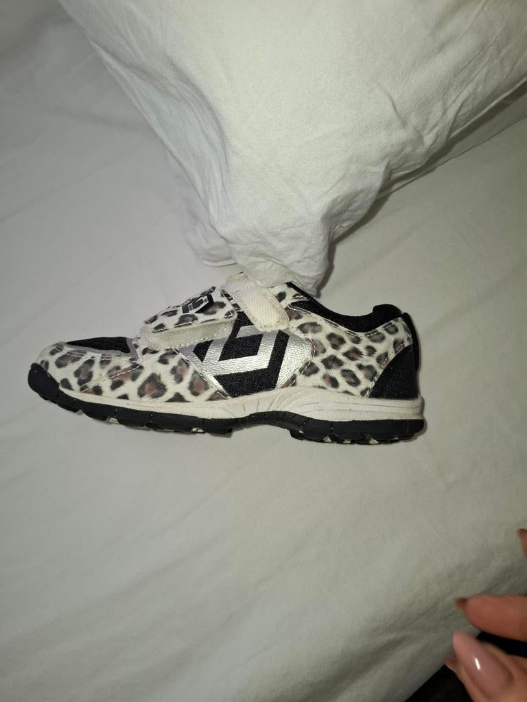 Hockey schoenen maat 31, Ophalen of Verzenden, Zo goed als nieuw, Schoenen