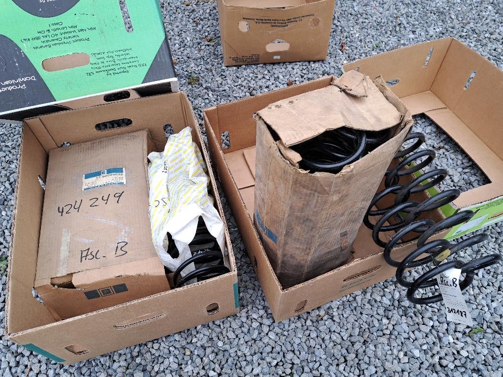 Originele veren Opel Ascona B en Manta B, Ophalen of Verzenden, Nieuw, Opel