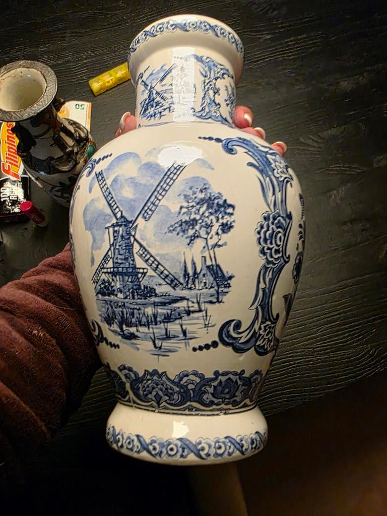 Delfts Blauwe Vaas met Molen en Bloemen Decor, Antiek en Kunst, Ophalen of Verzenden