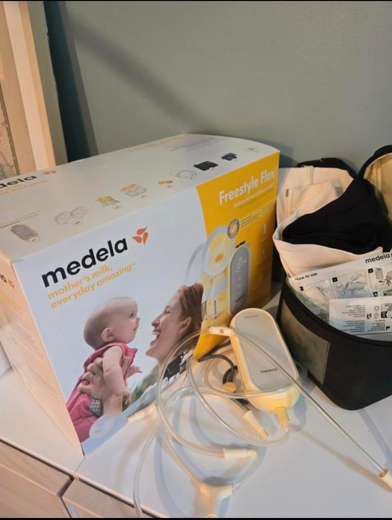 Medela freestyle double breast pump, Ophalen of Verzenden, Zo goed als nieuw, Borstkolf