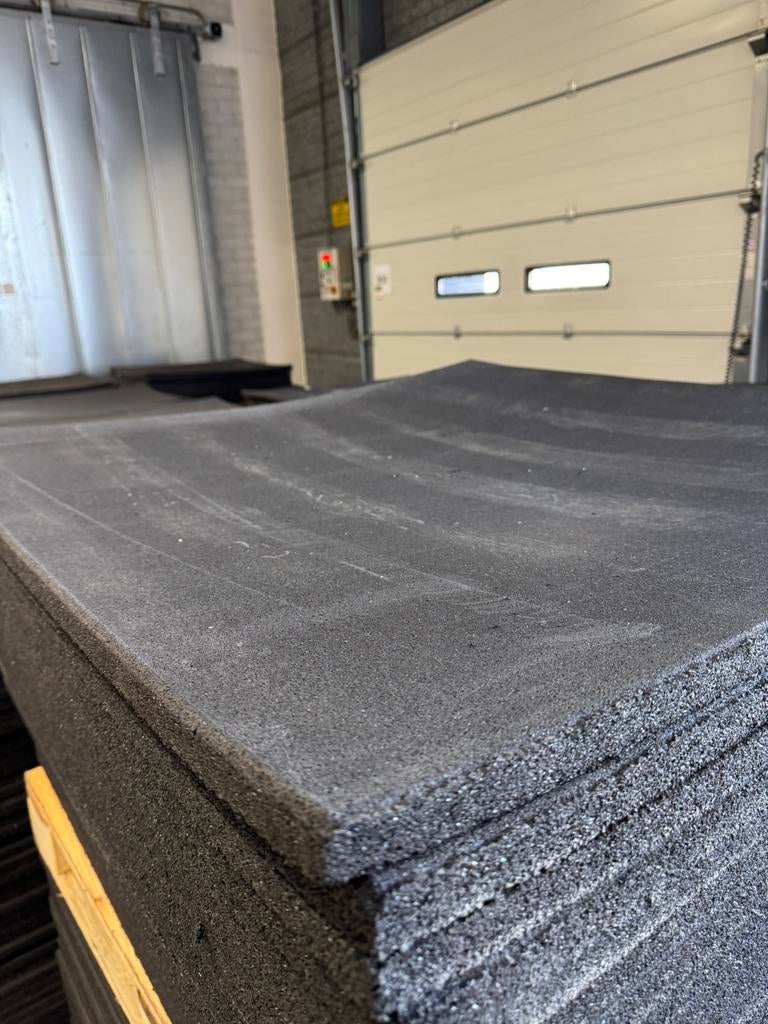 Restpartij Sportvloer Tegels! 100 x 100 x 2cm! €14 per stuk!, Sport en Fitness, Overige Sport en Fitness, Stuntgras, Ophalen of Verzenden