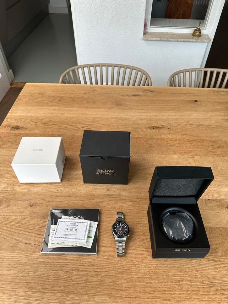 Seiko Astron 7X52 GPS Solar - Dual Time - Zwarte bezel strak, Sieraden, Tassen en Uiterlijk, Horloges | Heren, Zo goed als nieuw