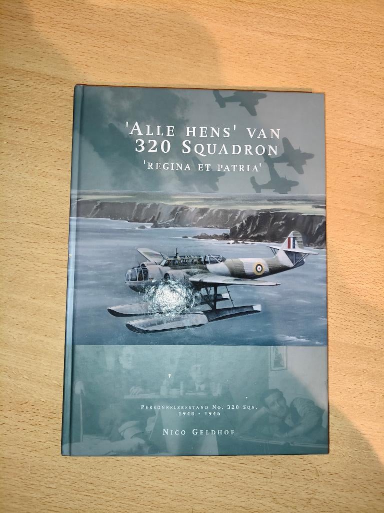 Verzameling 320 squadron boeken, H.J.E van der Kop, Zo goed als nieuw, Luchtmacht, Ophalen
