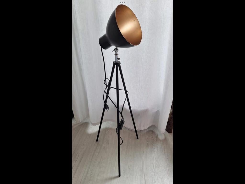 Moderne zwarte staande lamp met gouden binnenkant, Ophalen, Gebruikt, Modern, Industrieel, 100 tot 150 cm