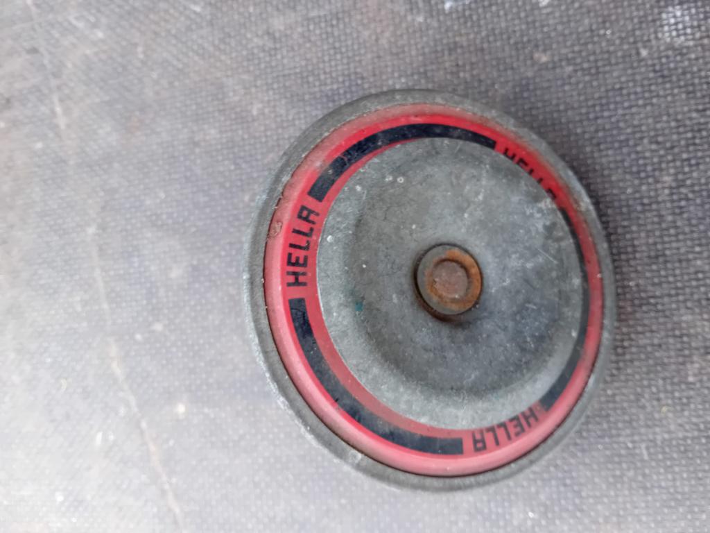 Hella Claxon 12 Volt - Universeel Toeter, Ophalen of Verzenden, Gebruikt, Universele onderdelen