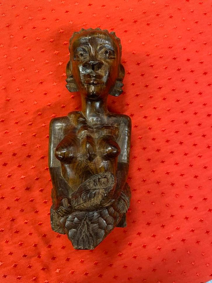 Houten Afrikaans vrouwenbeeldje - Handgesneden, Antiek en Kunst, Kunst | Niet-Westerse kunst, Ophalen of Verzenden