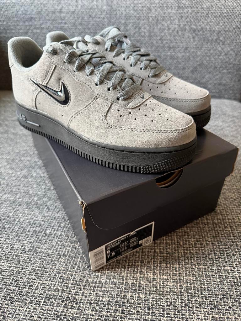 Nike Air Force 1 Jewel - Grijs - Maat 38.5 - Nieuw, Nieuw, Ophalen of Verzenden, Sneakers of Gympen, Grijs