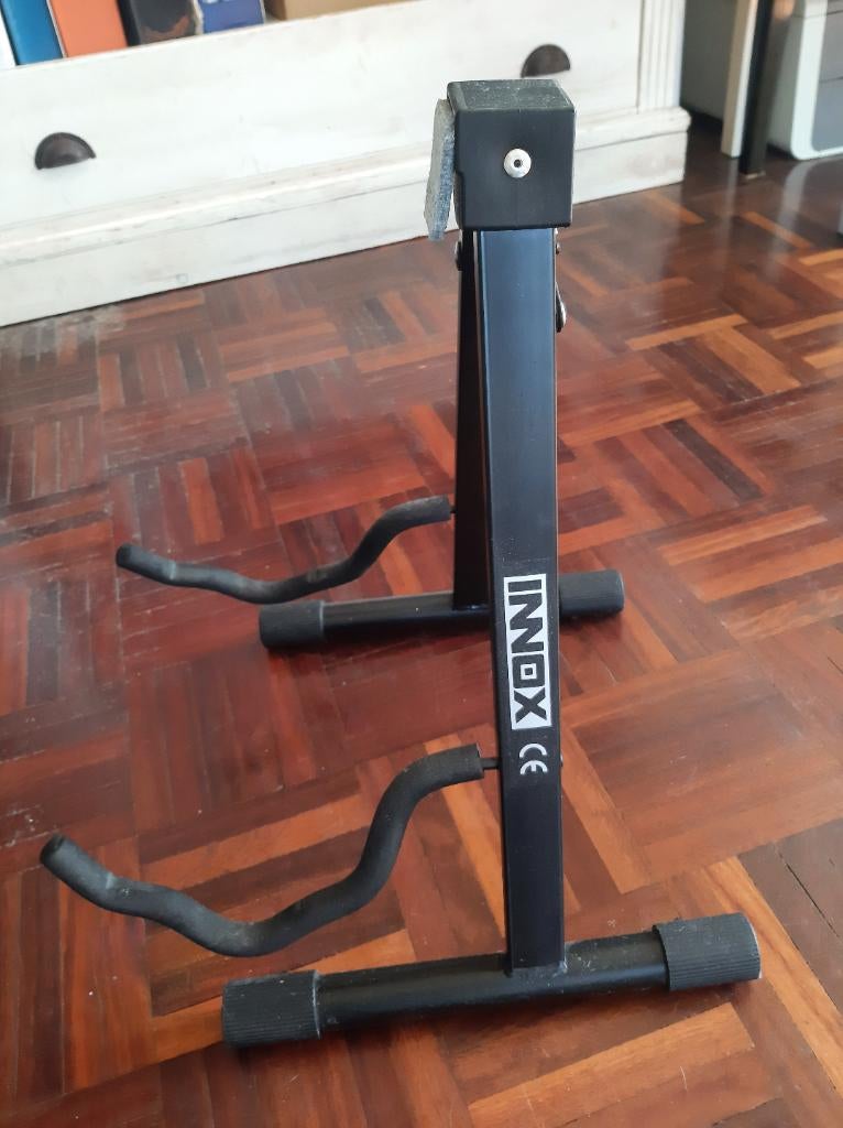 Standaard voor gitaar te koop, Muziek en Instrumenten, Standaards, Ophalen, Zo goed als nieuw, Instrumentstandaard, Gitaar