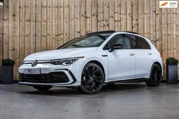 Volkswagen Golf 1.5 eTSI R-Line *Pano*Camera*IQ Led*Black pa beschikbaar voor biedingen