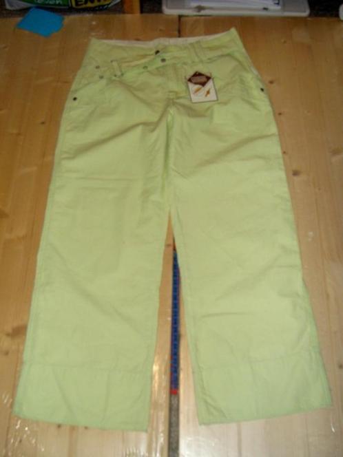 Carbone woman broek maat 38(nr.68 DB1), Kleding | Dames, Broeken en Pantalons, Nieuw, Maat 38/40 (M), Groen, Driekwart, Ophalen of Verzenden