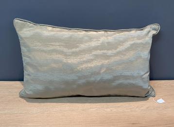 Nieuw kussen van Macazz twv € 150,00 Piet Boon Claudi beschikbaar voor biedingen