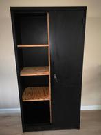 Metalen kast met houten planken, Ophalen, Gebruikt