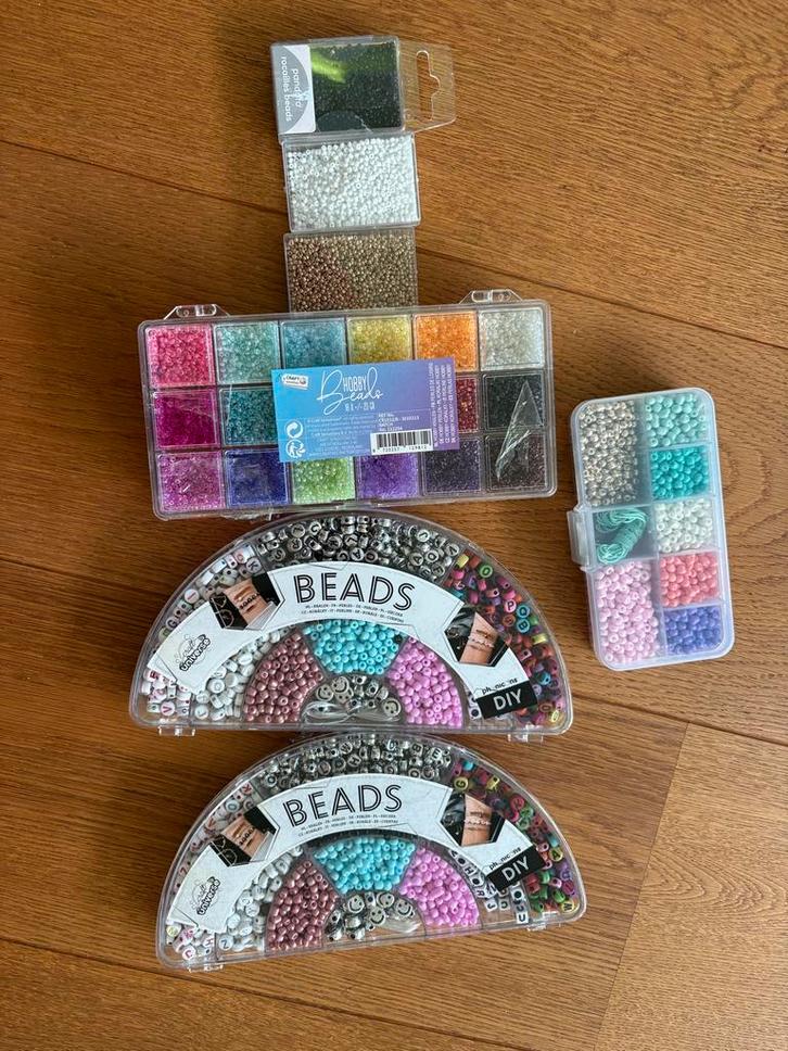 Grote partij kralen en sieraden onderdelen - Groothandel, Hobby en Vrije tijd, Kralen en Sieraden maken, Nieuw, Kraal, Ophalen of Verzenden